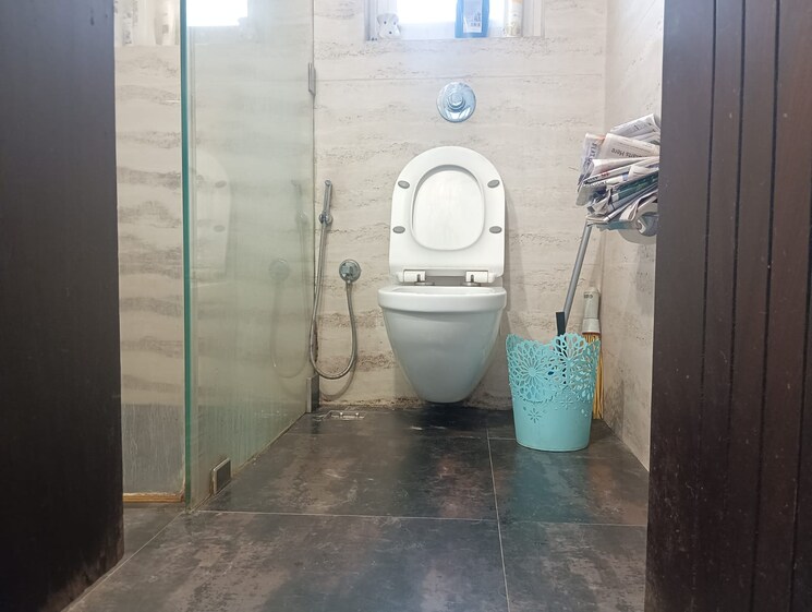 Bathroom, shivaji park 1 Bedroom 500 Sq.Ft. Apartment In Shivaji Park Mumbai 9129445