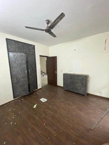 Room in 3 BHK Builder Floor at BPTP Park 81, Sector 81 – for Rent