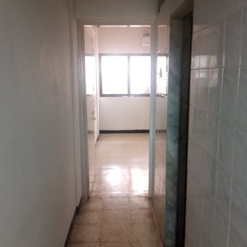 Room in 3 BHK Villa at Unnat Nagar CHS, Goregaon West – for Rent