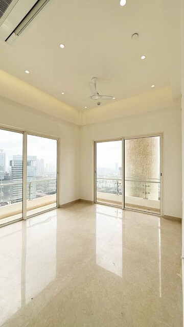 Room in 3 BHK Apartment at Indiabulls Sky, Lower Parel – for Rent