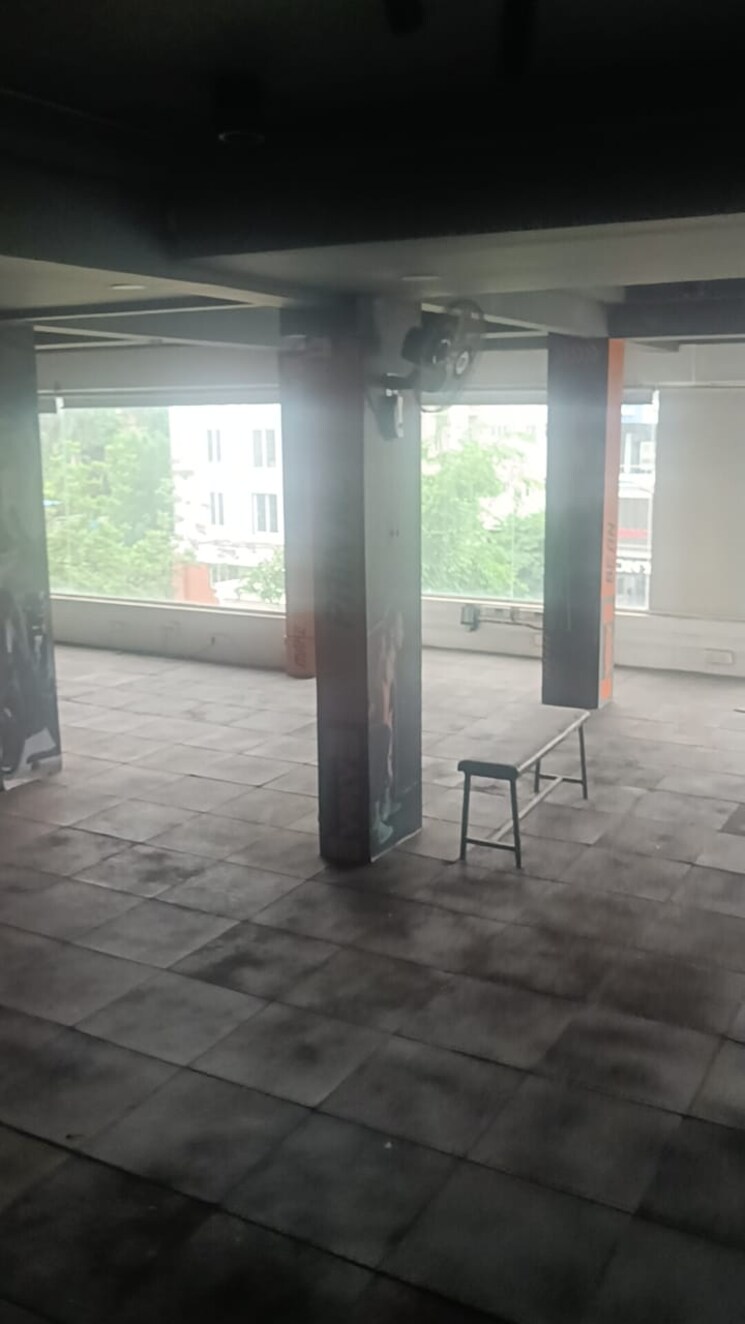 Room, shankar nagar Commercial Office Space 2000 Sq.Ft. In Shankar Nagar Nagpur 9129470