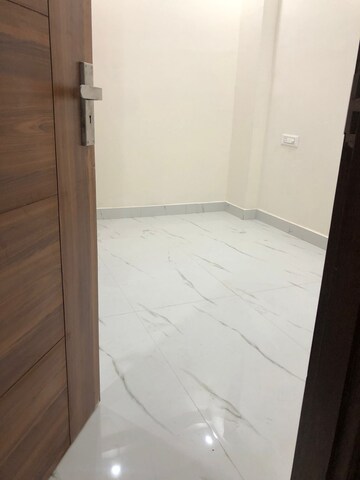 Room in 1 BHK Builder Floor at Chattarpur – for Rent