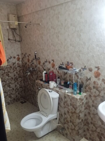 Bathroom in 5 BHK Villa at Porvorim – for Rent