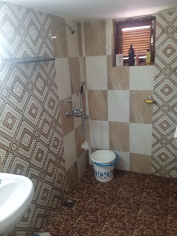 Bathroom in 5 BHK Villa at Porvorim – for Rent