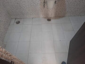 Bathroom in 4 BHK Apartment at Supertech Cape Town, Sector 74 – for Rent