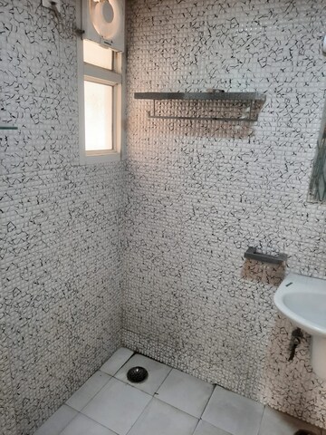 Bathroom in 4 BHK Apartment at Supertech Cape Town, Sector 74 – for Rent
