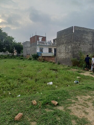  Plot – Garden View at Dheeraj Nagar - for Sale