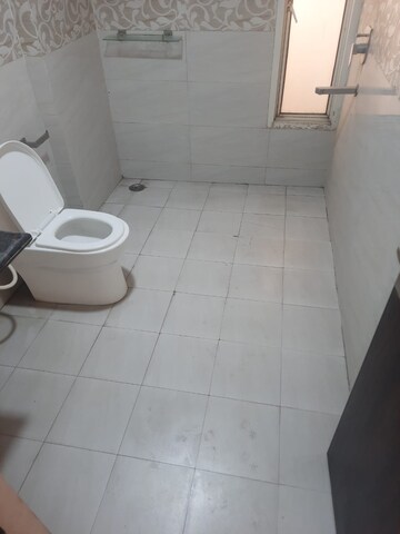 Bathroom in 3 BHK Apartment at Express Zenith, Sector 77 – for Rent