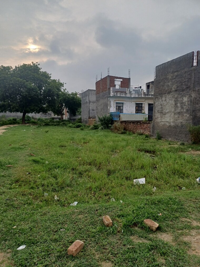 Garden, dheeraj nagar  121 Sq.Yd. Plot In Dheeraj Nagar Faridabad 9129602