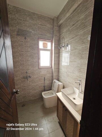 Bathroom in 2 BHK Apartment at Pioneer Park Phase 1, Sector 61 – for Rent