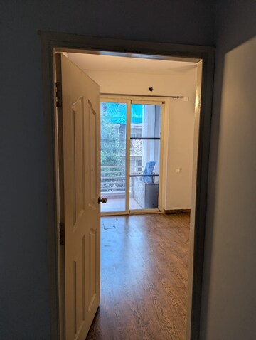 Room in 2 BHK Apartment at Pioneer Park Phase 1, Sector 61 – for Rent