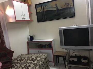 1 RK Builder Floor For Rent in Tulip Mall, Sector 46