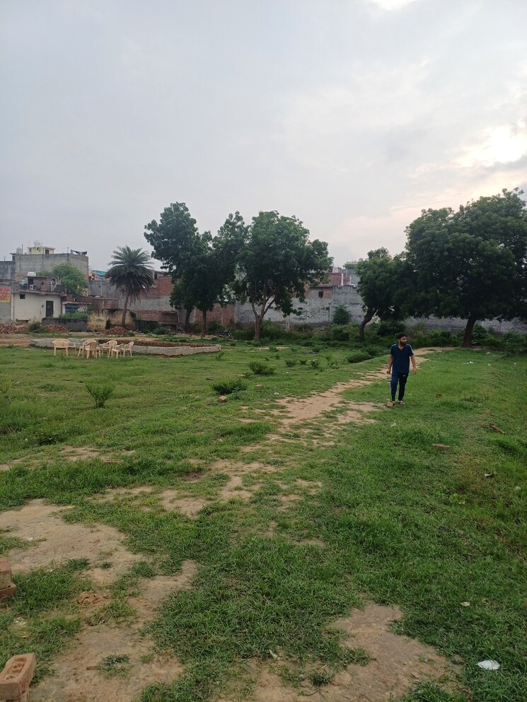 Garden, dheeraj nagar  123 Sq.Yd. Plot In Dheeraj Nagar Faridabad 9129664