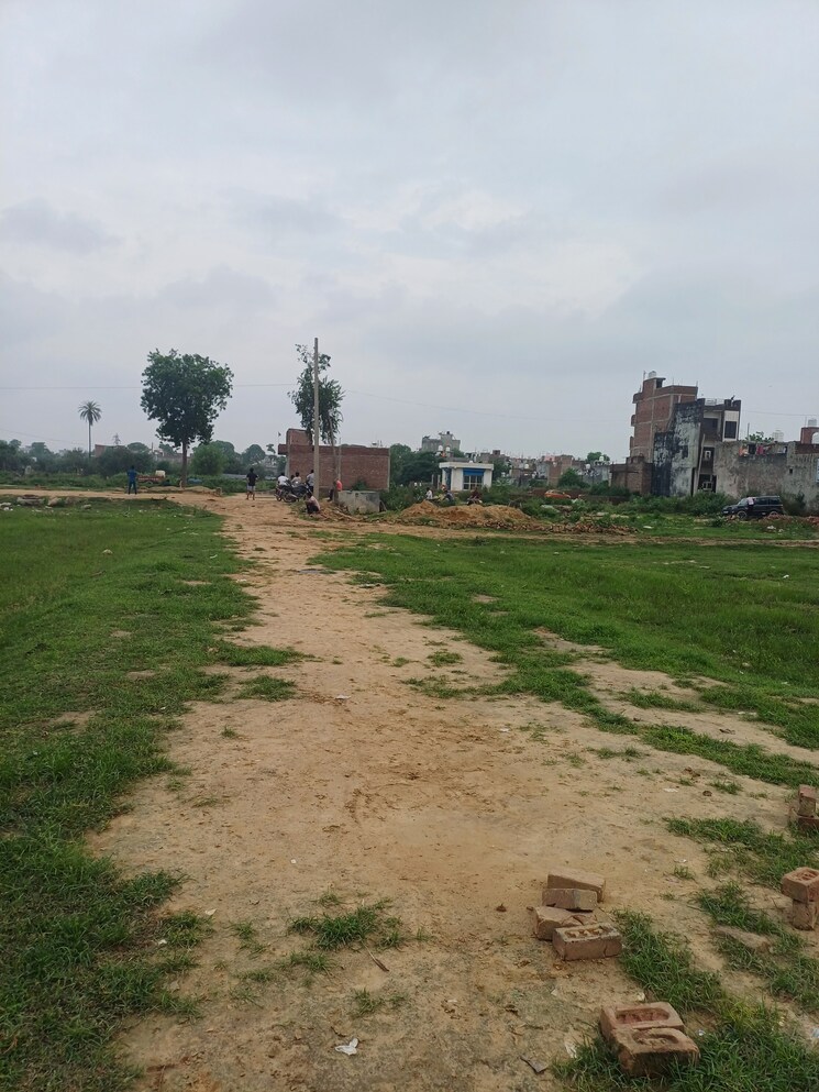 Garden, dheeraj nagar  123 Sq.Yd. Plot In Dheeraj Nagar Faridabad 9129664
