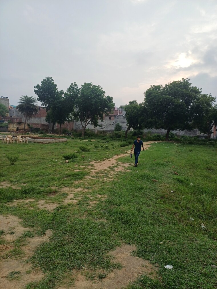 Garden, dheeraj nagar  123 Sq.Yd. Plot In Dheeraj Nagar Faridabad 9129664