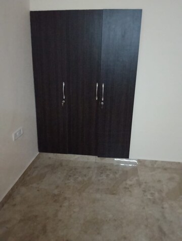 Room in 3 BHK Apartment at DDA Rosewood Apartments, Vasant Kunj – for Rent
