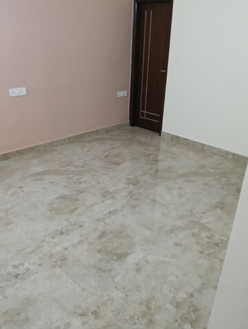Room in 3 BHK Apartment at DDA Rosewood Apartments, Vasant Kunj – for Rent