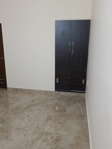 Room in 3 BHK Apartment at DDA Rosewood Apartments, Vasant Kunj – for Rent
