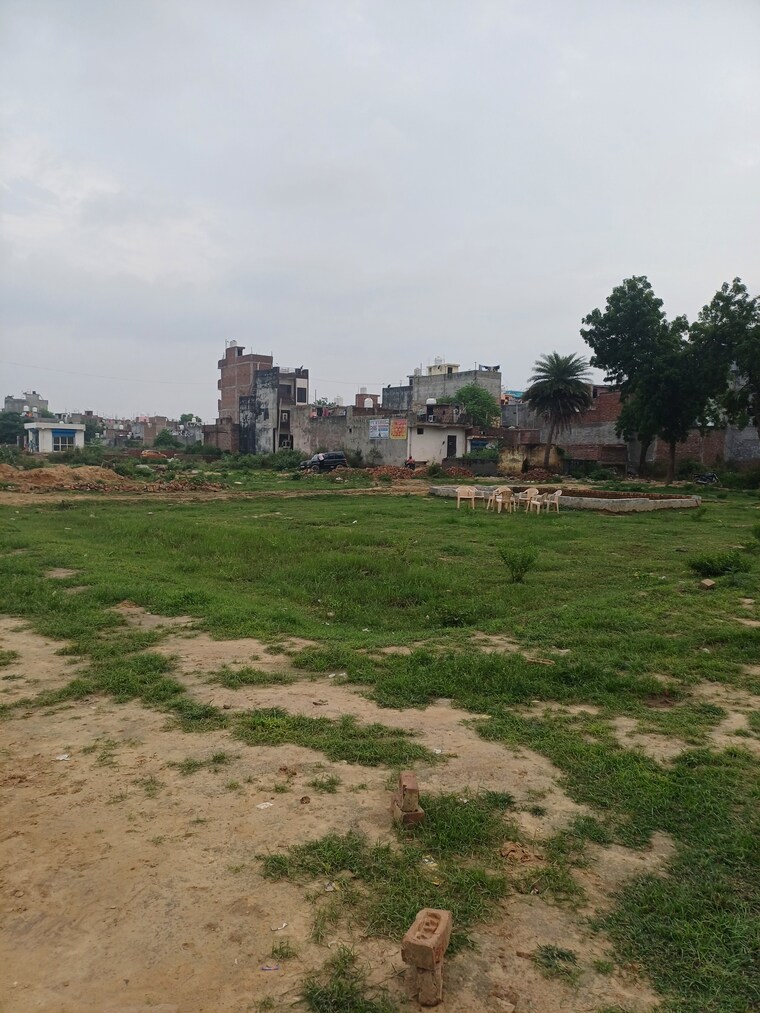 Garden, dheeraj nagar  122 Sq.Yd. Plot In Dheeraj Nagar Faridabad 9129691