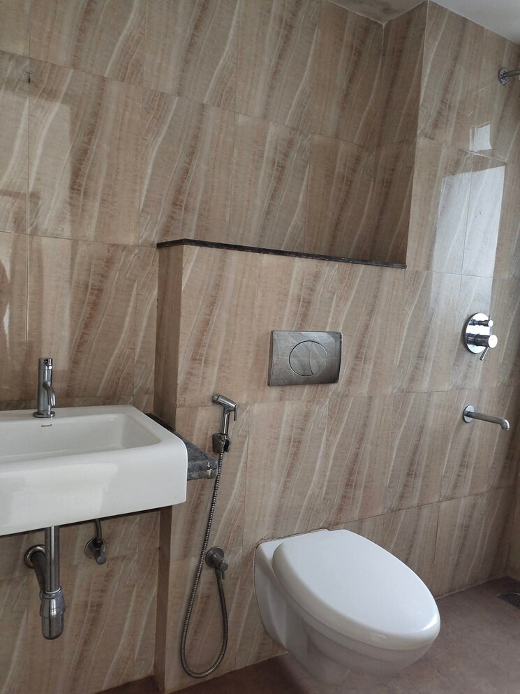 Bathroom, lodha-amara 2 Bedroom 900 Sq.Ft. Apartment In Kolshet Road Thane 9129722
