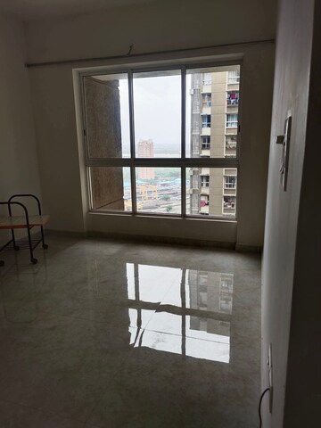 2 BHK Apartment For Rent in Lodha Amara, Kolshet Road