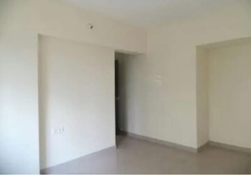 Room in 2 BHK Apartment at Runwal Garden City, Balkum Pada – for Rent