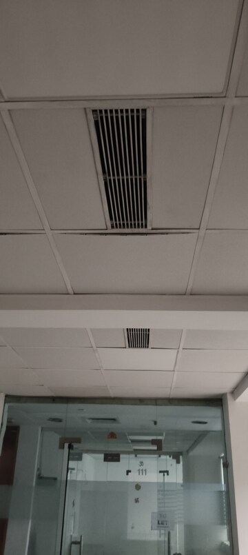 Furnished Amenities in  Office Space at Vardhman Star Shop Mall, Sector 19 – for Rent
