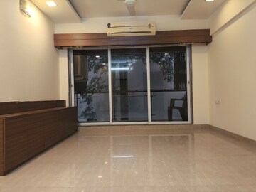 Room in 2 BHK Apartment at Nazarene Apartment, Chembur – for Rent