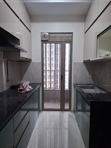 Kitchen in 2 BHK Apartment at Kalpataru Paramount, Kapur Bawdi – for Rent