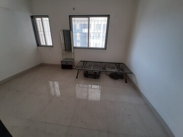 Room in 3 BHK Apartment at Bhide Bhadane Bhidewadi, Vadgaon Budruk – for Rent