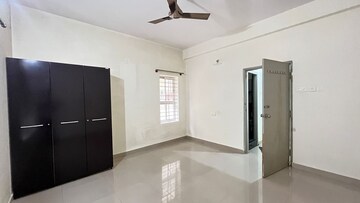 Room in 3 BHK Builder Floor at Hsr Layout – for Rent