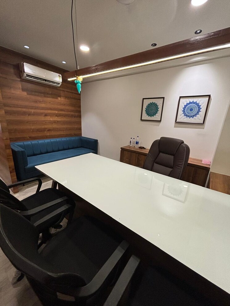 Team Area, true-westgate-business-bay Commercial Office Space 685 Sq.Ft. In Makarba Ahmedabad 9129853