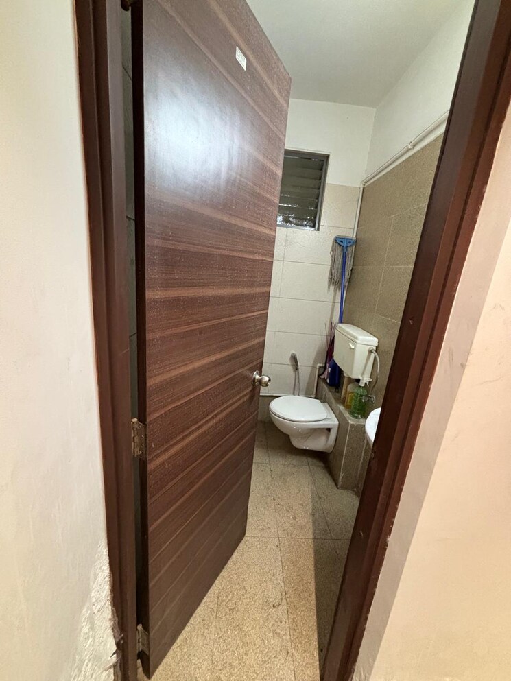 Bathroom, true-westgate-business-bay Commercial Office Space 685 Sq.Ft. In Makarba Ahmedabad 9129853