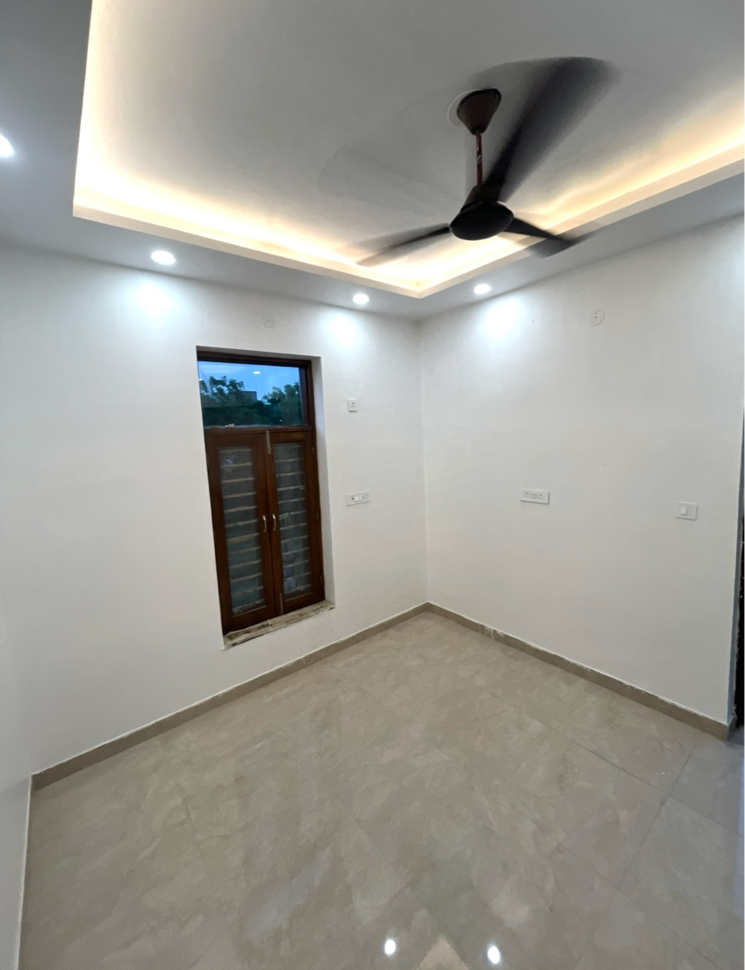 Room, bptp-eden-estate 4 Bedroom 260 Sq.Yd. Builder Floor In Sector 81 Faridabad 9129890