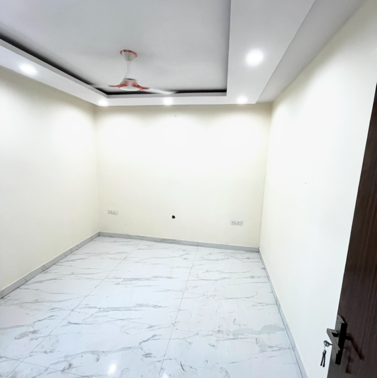 Room, bptp-eden-estate 4 Bedroom 260 Sq.Yd. Builder Floor In Sector 81 Faridabad 9129890