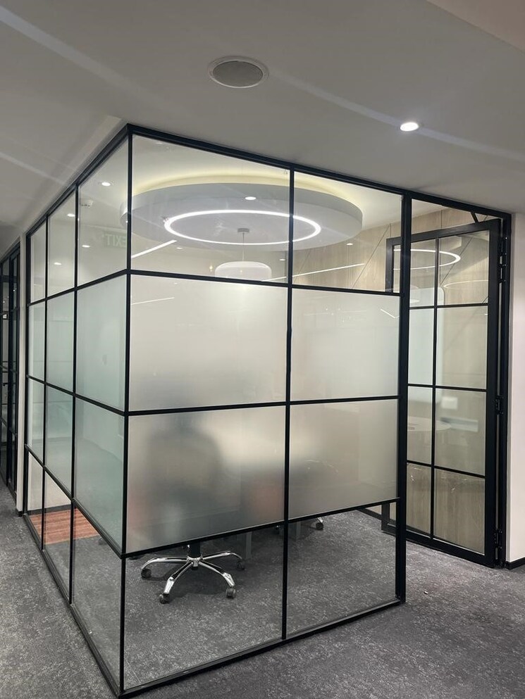 Room, shivajinagar Commercial Office Space 3400 Sq.Ft. In Shivajinagar Pune 9129897