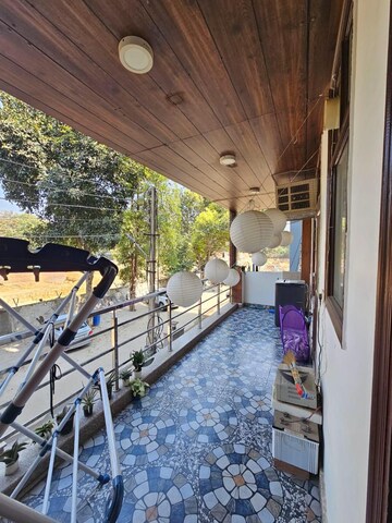 Balcony in 1 BHK Builder Floor at Ansal Sushant Lok I, Sector 43 – for Rent