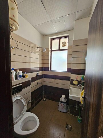 Team Area in 1 BHK Builder Floor at Ansal Sushant Lok I, Sector 43 – for Rent