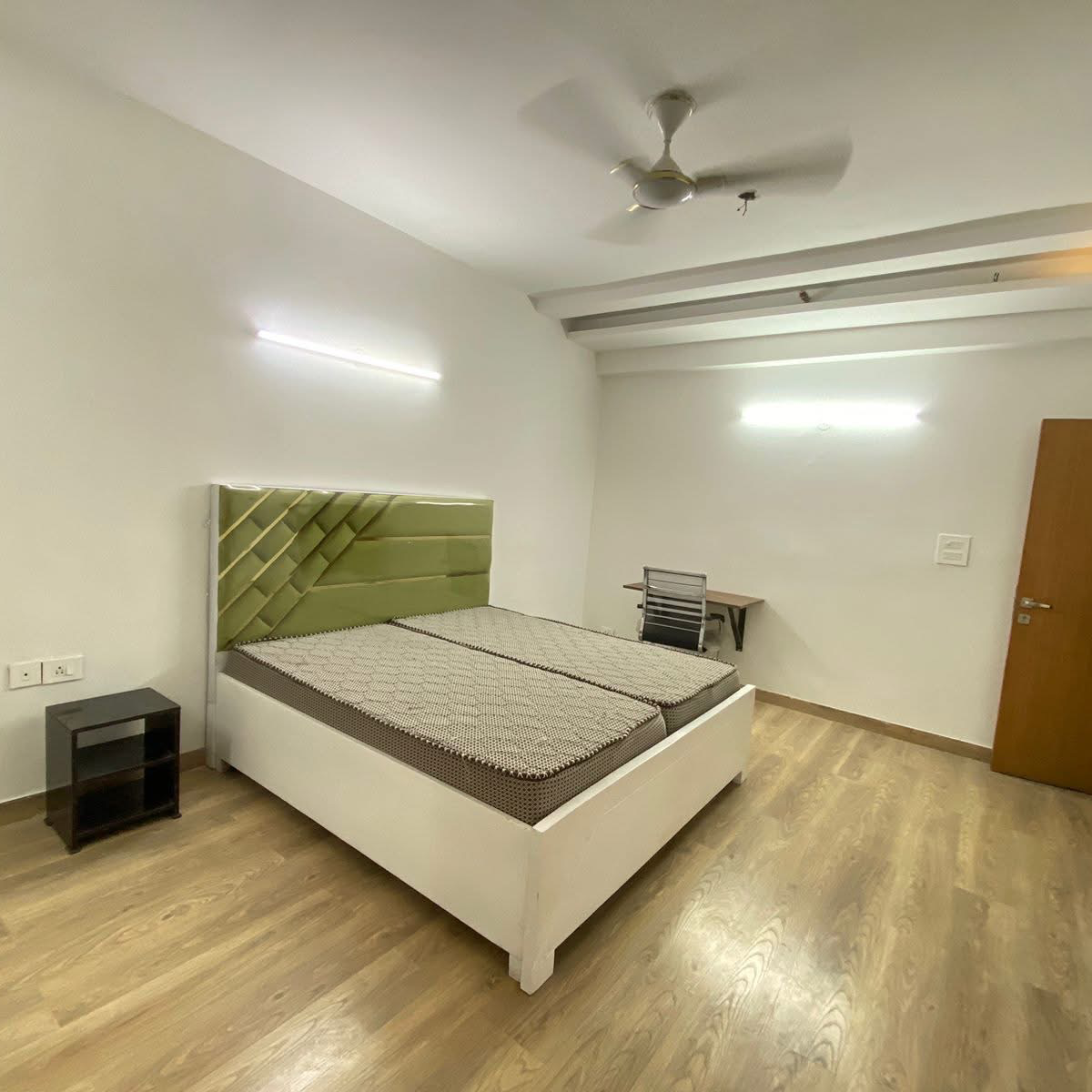 3 BHK + Study Room Apartment For Rent in Express Zenith