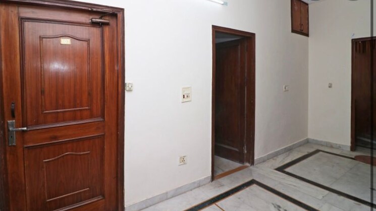 Room, sector 50 3 Bedroom 450 Sq.Mt. Villa In Sector 50 Noida 9129927
