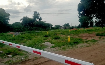 Plot For Sale in Eastern Hi Way City, Taramatipet