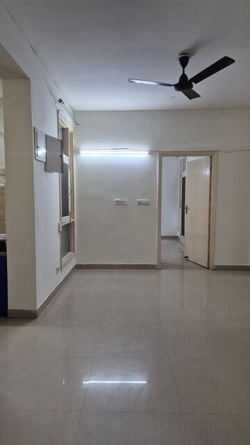 Room in 3 BHK Apartment at Sector 49 – for Rent