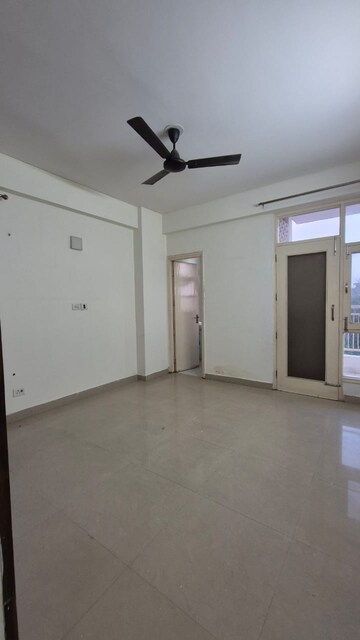 Room in 3 BHK Apartment at Sector 49 – for Rent
