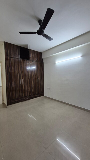 Room in 3 BHK Apartment at Sector 49 – for Rent
