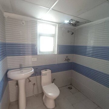 Bathroom in 2.5 BHK Apartment at Supertech Cape Town, Sector 74 – for Rent