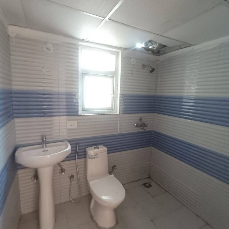 Bathroom, supertech-cape-town 2.5 Bedroom 1150 Sq.Ft. Apartment In Sector 74 Noida 9129930