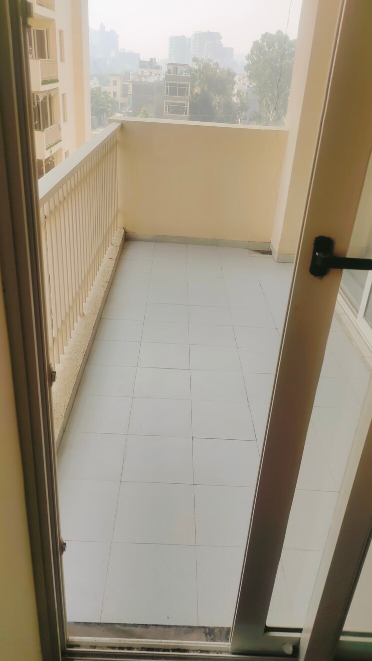 Balcony, sushma-chandigarh-grande 3 Bedroom 1885 Sq.Ft. Apartment In Lohgarh Zirakpur 9129933