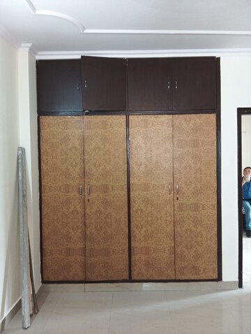 Furnished Amenities in 2 BHK Builder Floor at Malviya Nagar – for Rent
