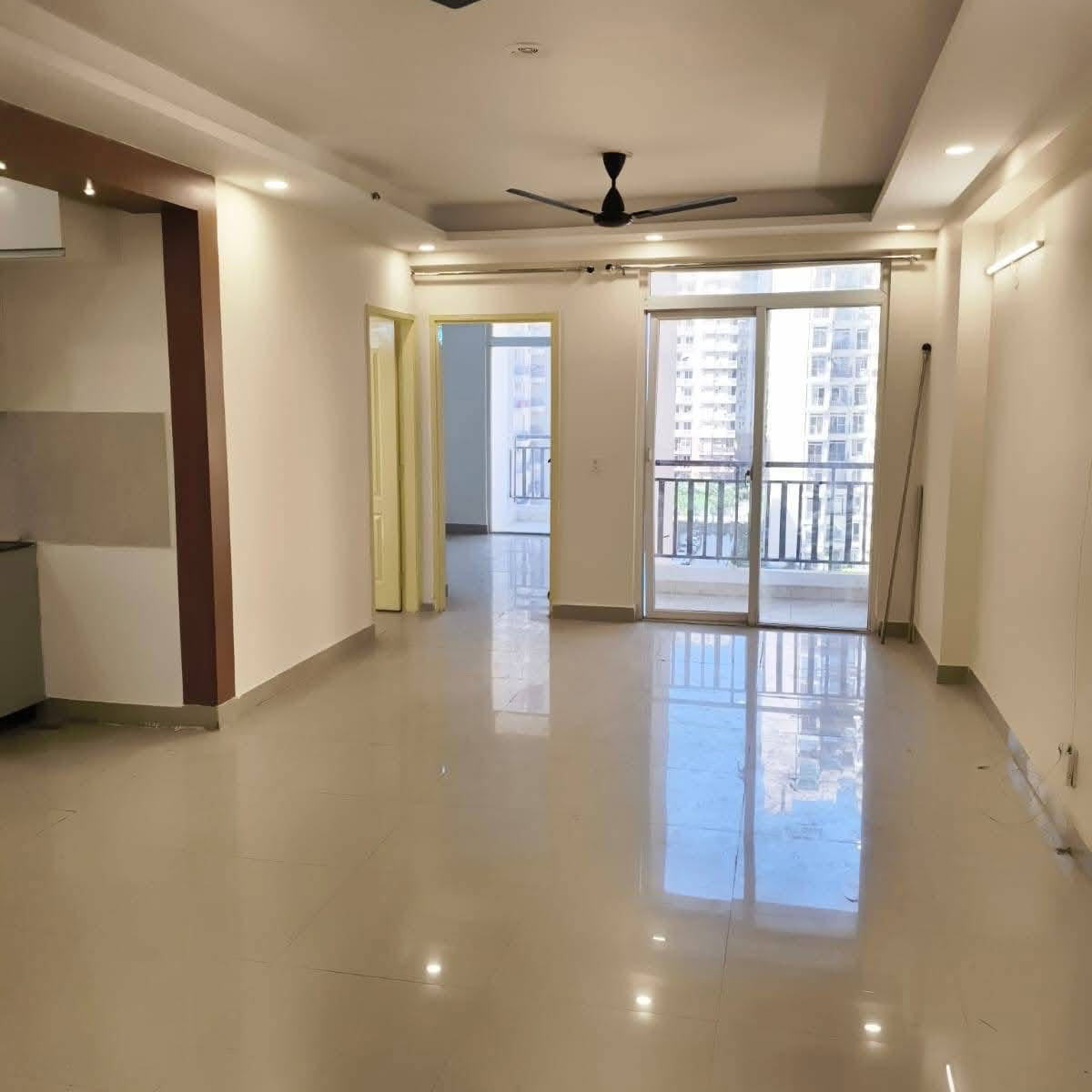 3.5 BHK + Study Room Apartment For Rent in Express Zenith