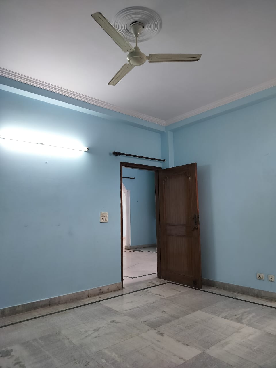 2 BHK + Extra Room Builder Floor For Rent in Rwa Sector 49 Noida